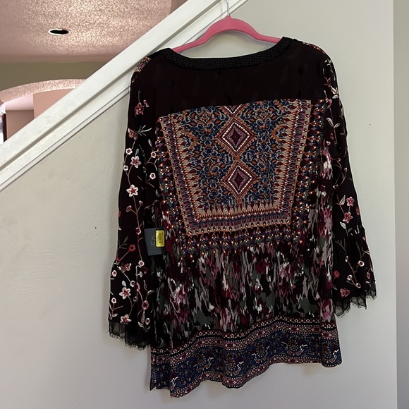 John Mark Floral Embroidered Multi Print Split Neck Wide 3/4 Sleeve Tunic. - Picture 4 of 13